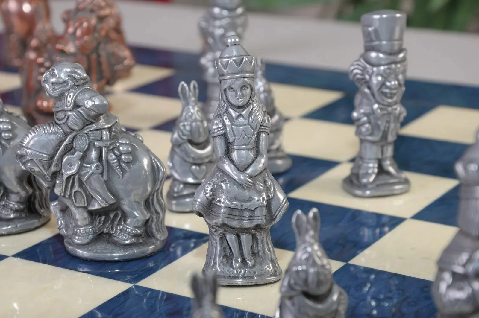 Alice in Wonderland Chess Pieces - 3.5" King - Metallic - Image 5