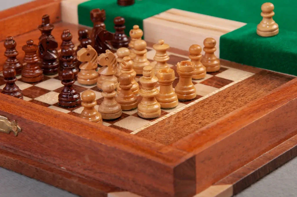 BOOK WOODEN MAGNETIC Travel Chess Set - SMALL - Image 4