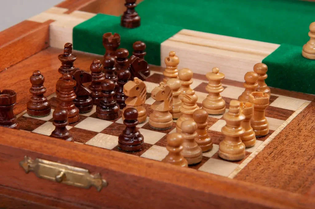 BOOK WOODEN MAGNETIC Travel Chess Set - SMALL - Image 5