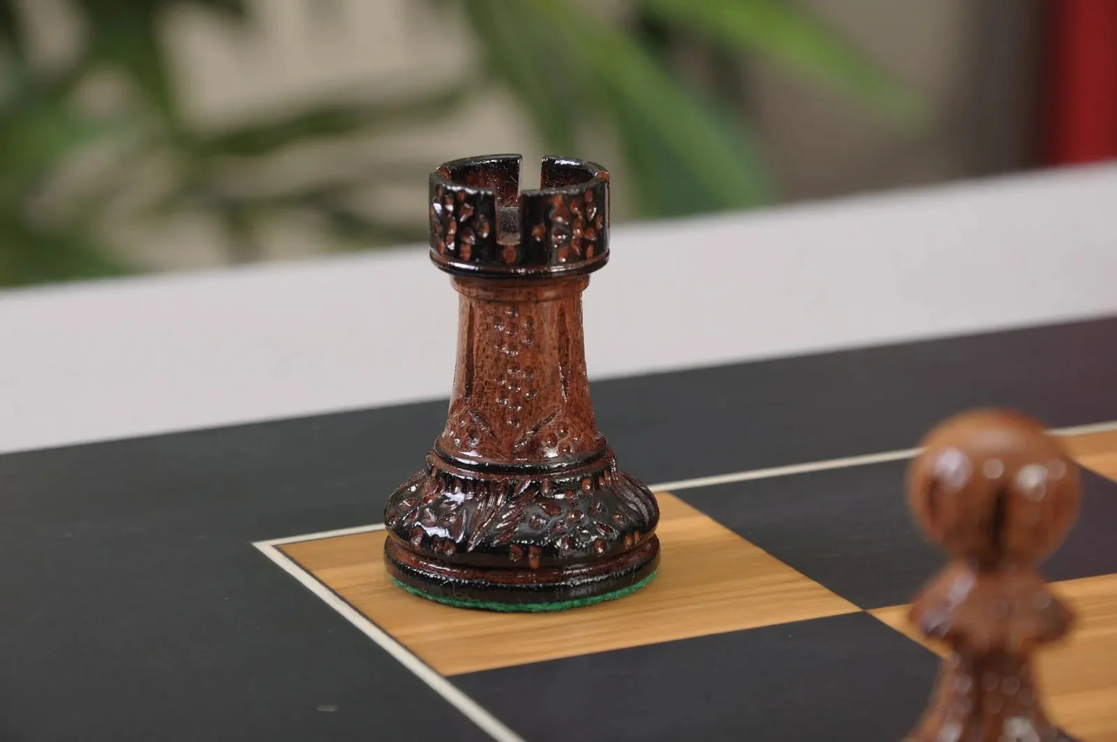 The Burnt Golden Rosewood Reykjavik II Series Chess Set, Box, & Satin Board Combination - Image 9