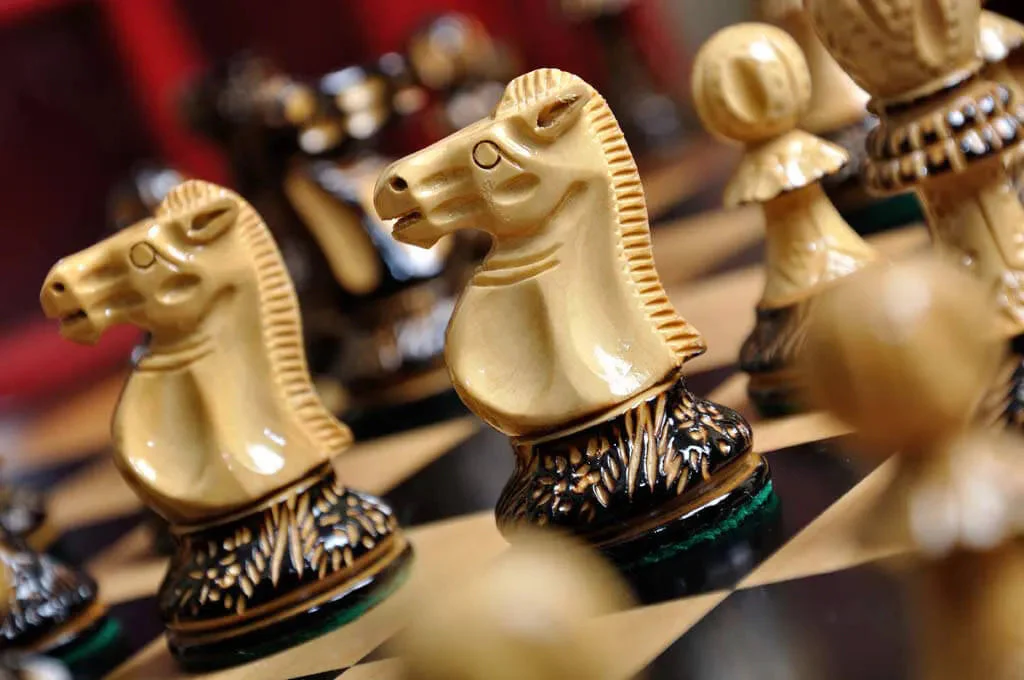 The Burnt Reykjavik II Series Chess Set, Box, and Board Combination - Image 13