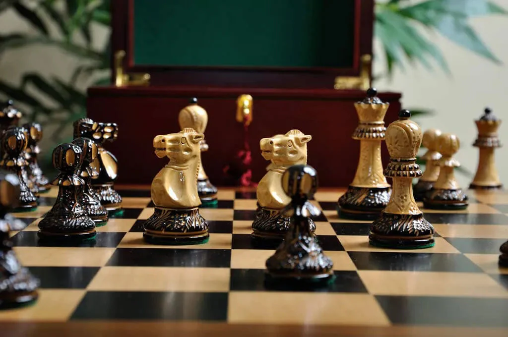 The Burnt Reykjavik II Series Chess Set, Box, and Board Combination - Image 9