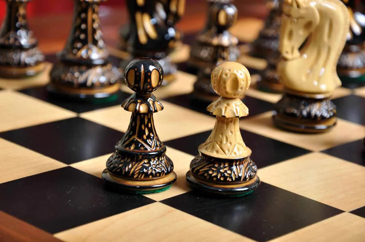 The Burnt Zagreb '59 Series Chess Set, Box, and Board Combination - Image 14