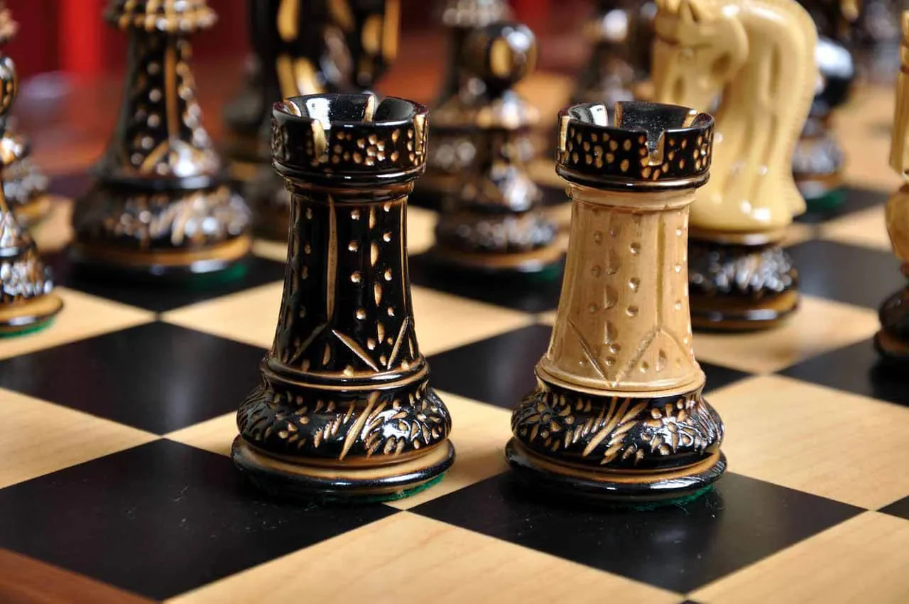The Burnt Zagreb '59 Series Chess Set, Box, and Board Combination - Image 4