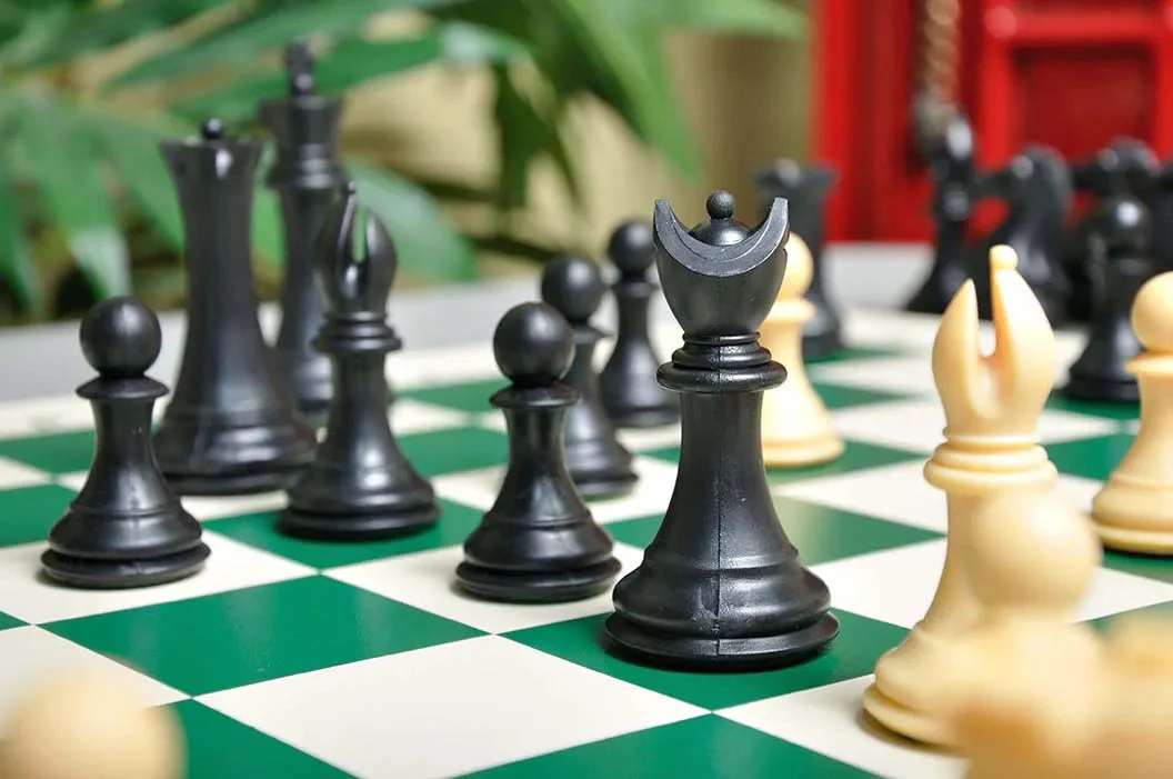 The Collector Series Plastic Chess Pieces - 3.75" King - Black & Natural - Image 3