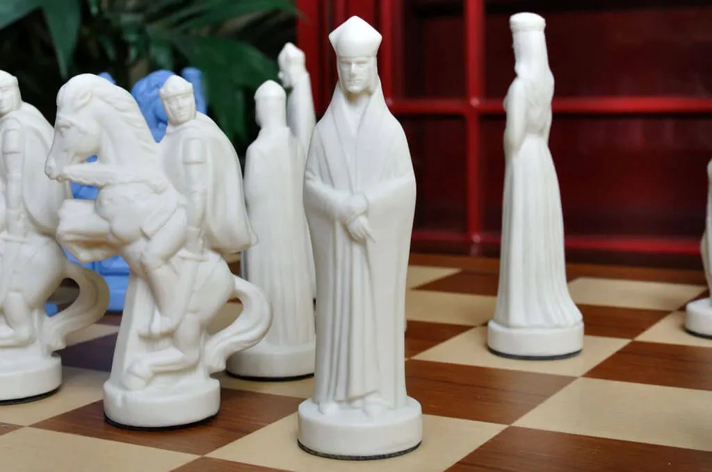 The Camelot Series Luxury Porcelain Chess Set - 5.0" King - Image 12