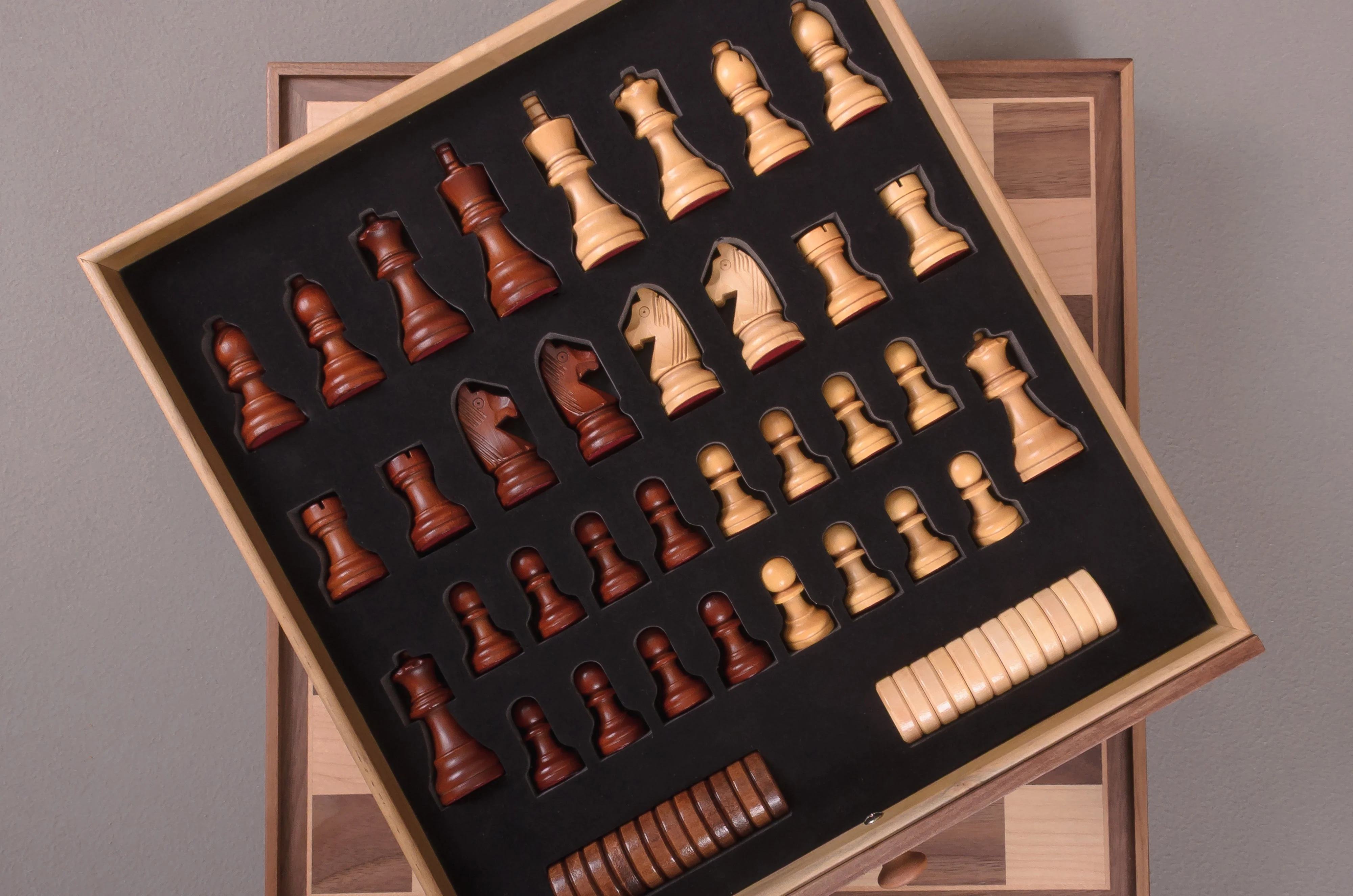 Carnegie Magnetic Chess Set - Image 4