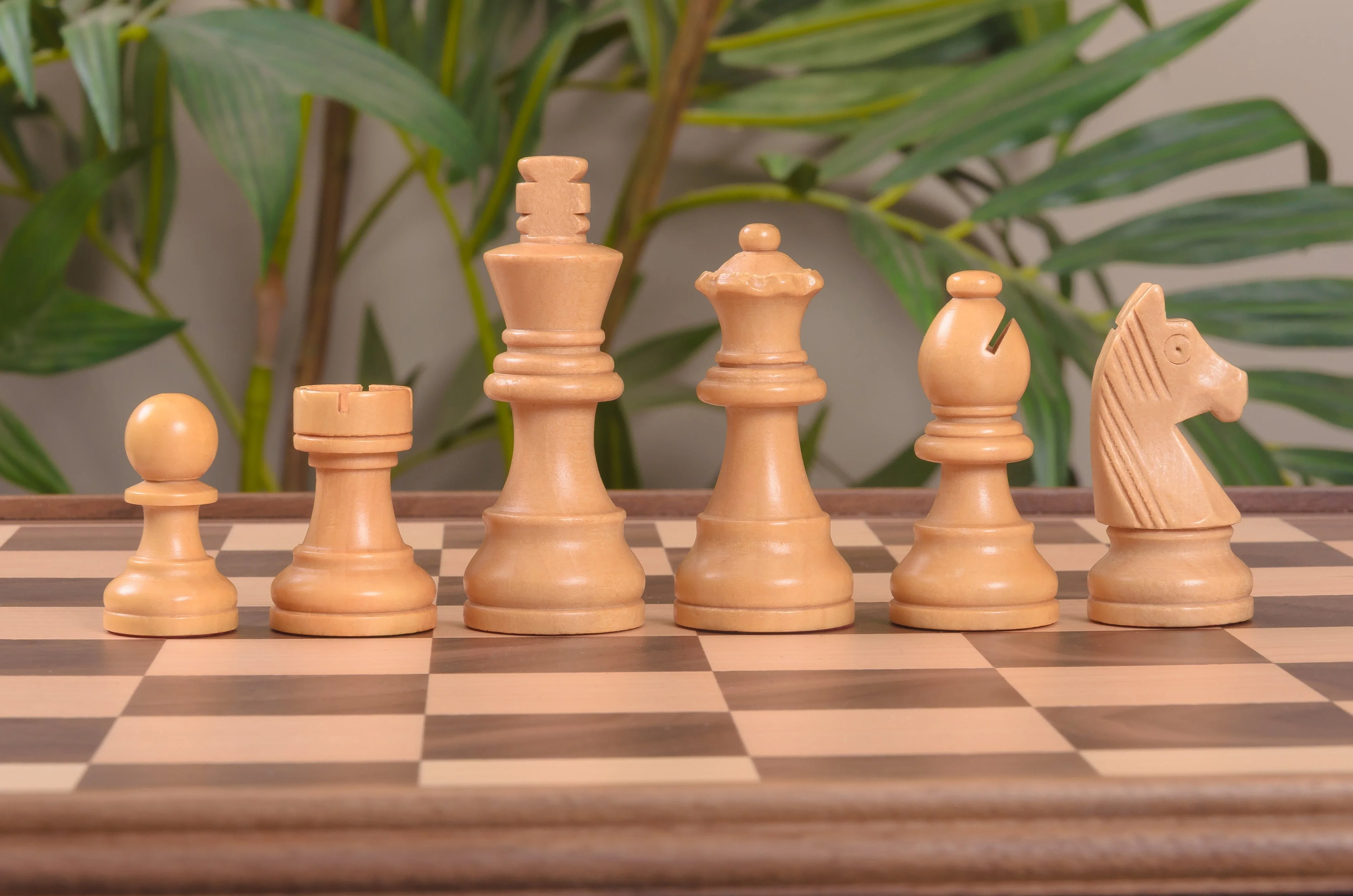 Carnegie Magnetic Chess Set - Image 7