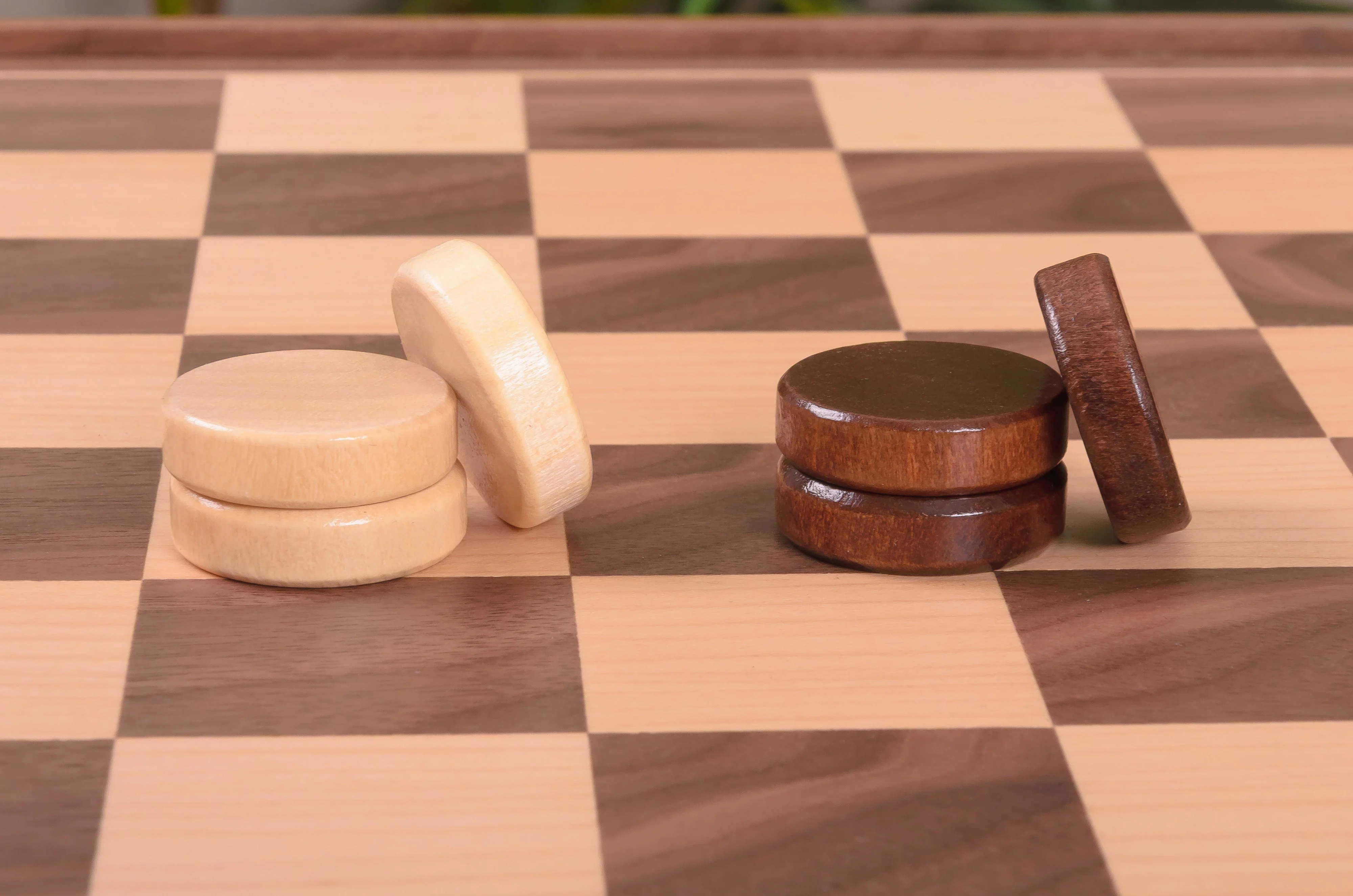 Carnegie Magnetic Chess Set - Image 9
