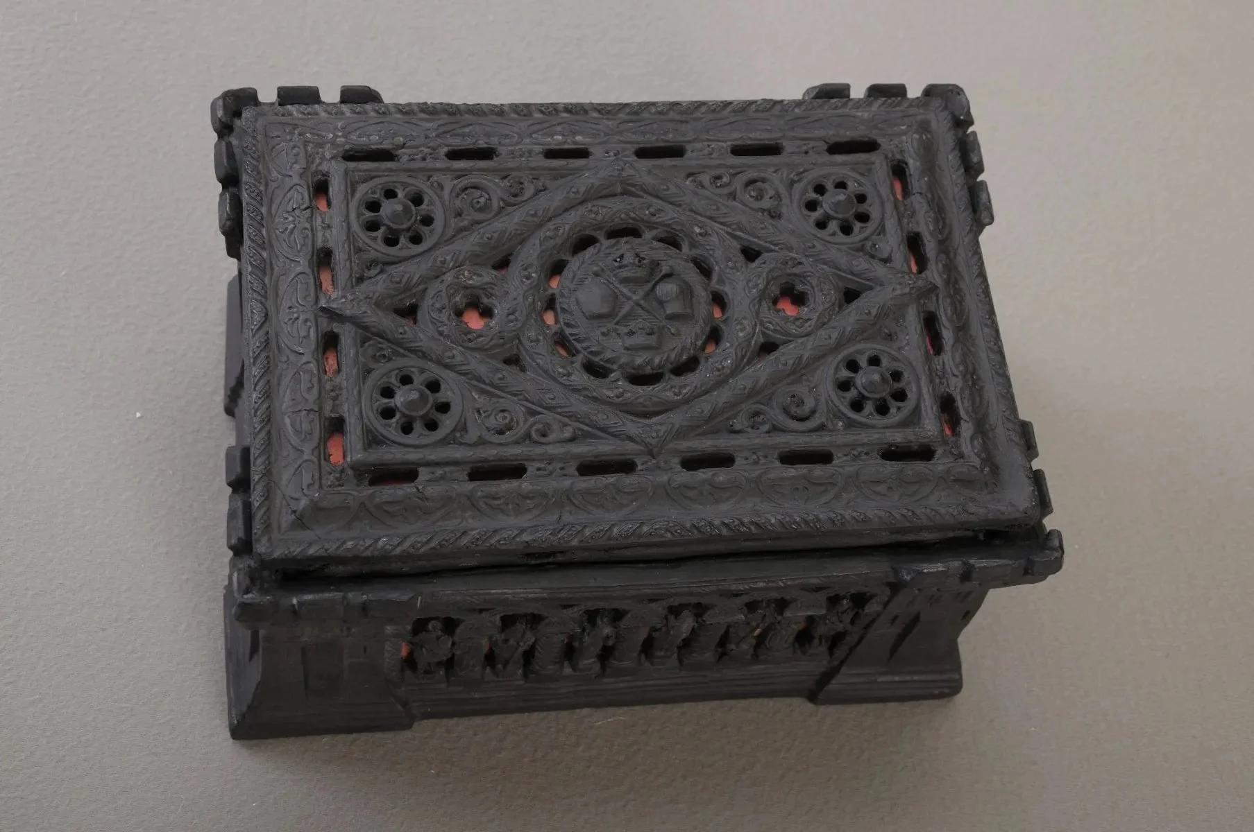 Carton-Pierre Casket Reproduction - Image 4