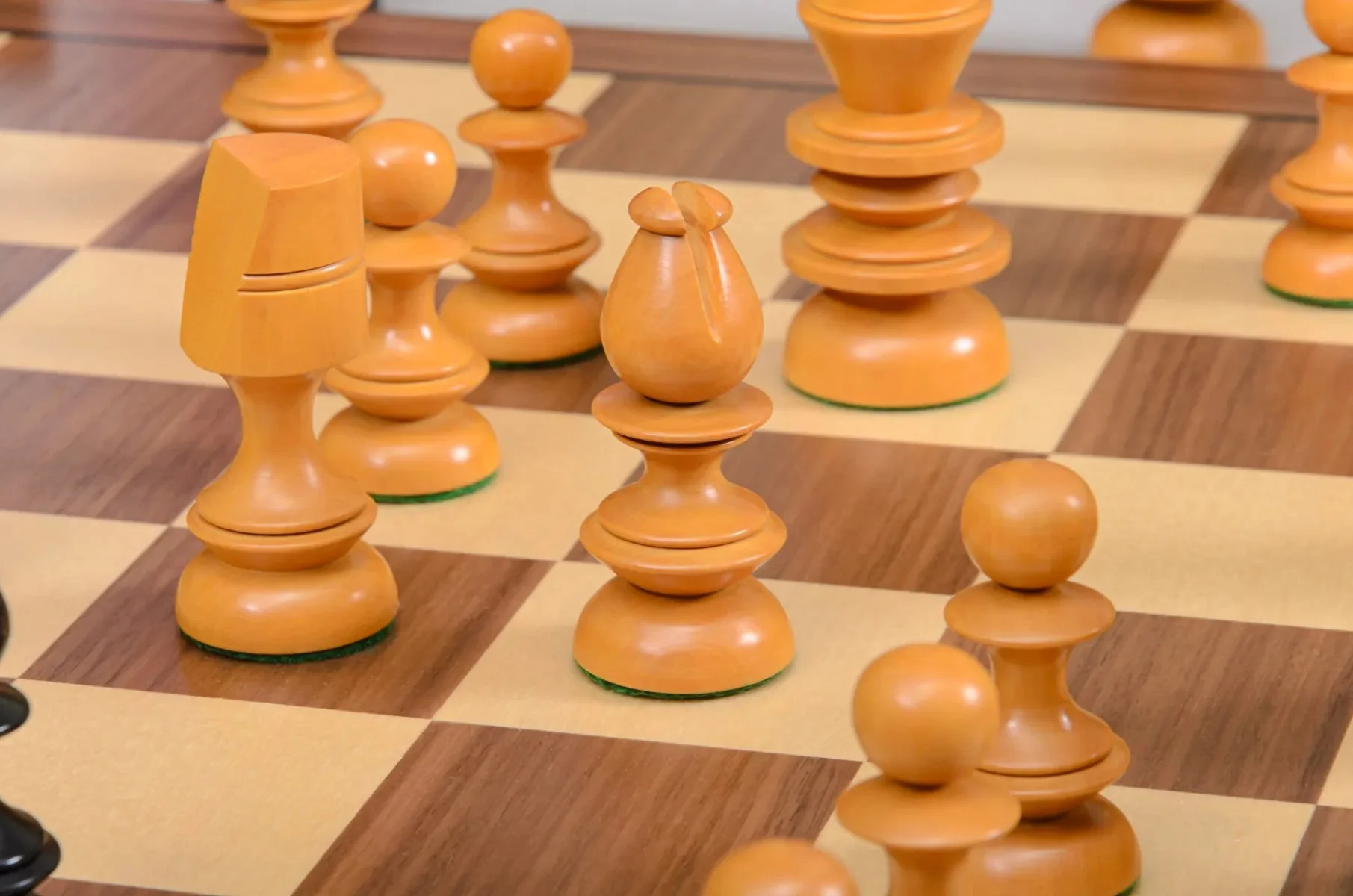 CLEARANCE - The Georgian Series Timeless Chess Pieces - 4.4" King - Image 6