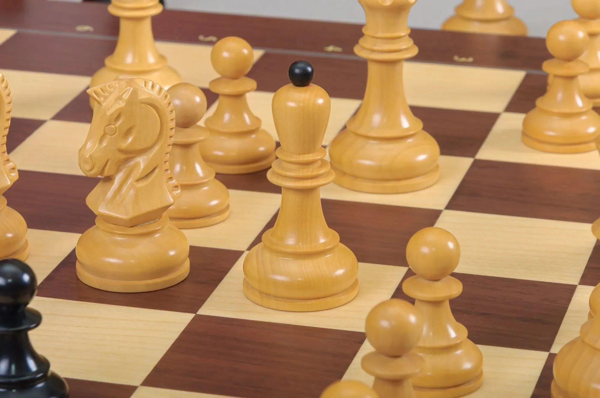 The DGT Projects Enabled Weighted Electronic Chess Pieces - Dubrovnik Series - 3.75" King - Image 12