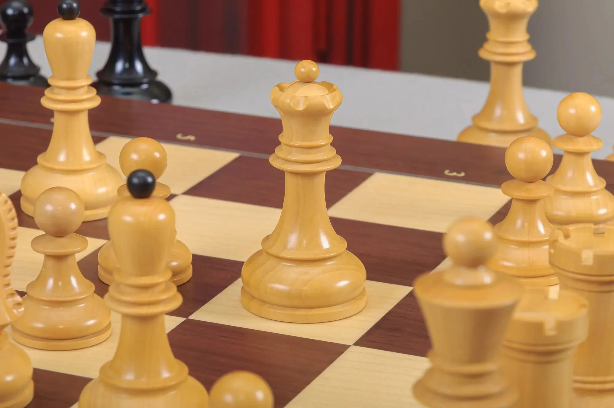 The DGT Projects Enabled Weighted Electronic Chess Pieces - Dubrovnik Series - 3.75" King - Image 9