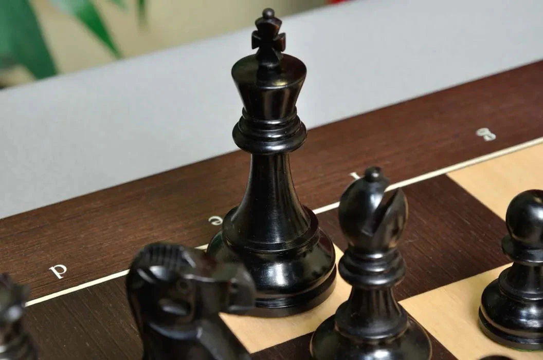 DGT Projects - USB Wenge Board with Classic Chess Pieces - Image 2