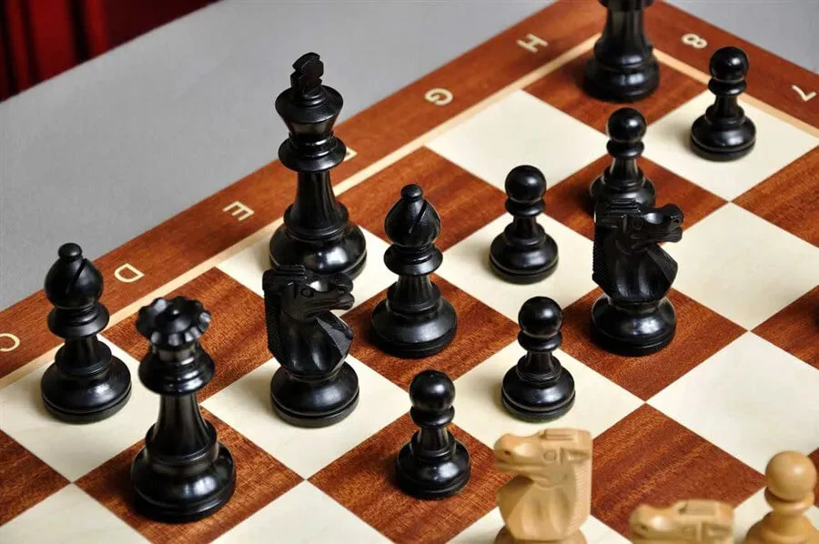 Ebonized Boxwood and Natural Boxwood