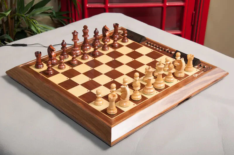 Fidelity Elite Avant Garde 2100 Chess Computer