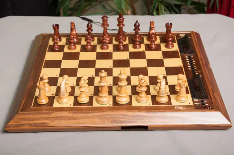 Fidelity Elite Avant Garde 2100 Chess Computer - Image 4