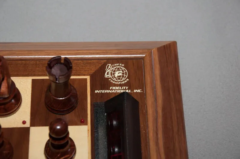 Fidelity Elite Avant Garde 2100 Chess Computer - Image 5