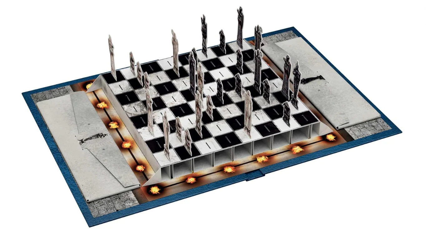 Harry Potter: The Pocket Pop-Up Wizard Chess Set – HARDCOVER - Image 3