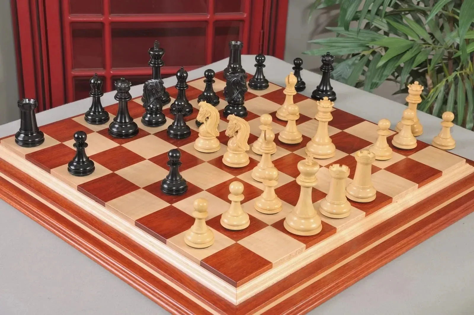 IMPERFECT - 4.4" Sultan - GENUINE EBONY / BOXWOOD - Wood Chess Pieces