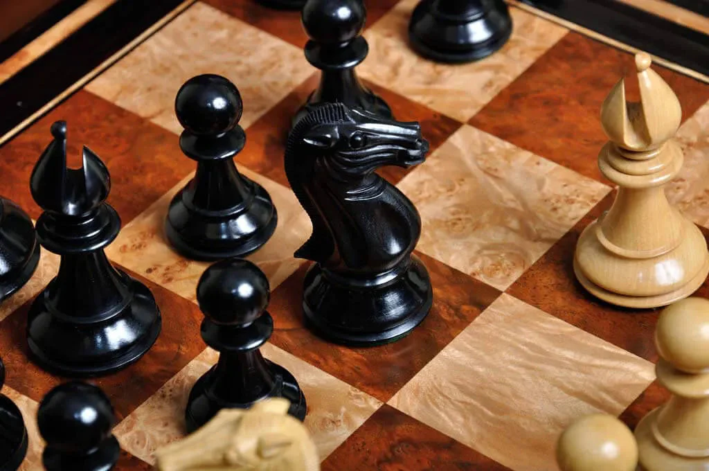 The Isernia Series Luxury Chess Pieces - 4.4" King - Image 10