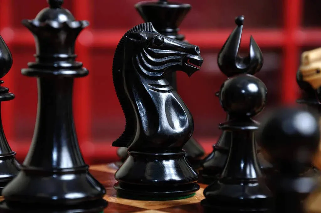 The Isernia Series Luxury Chess Pieces - 4.4" King - Image 11