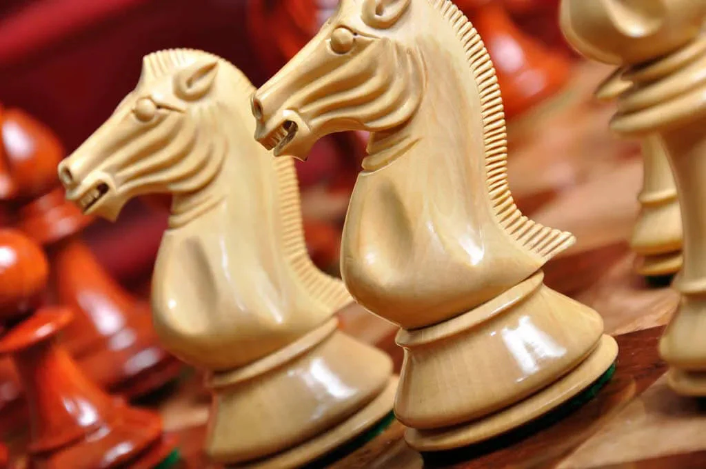 The Isernia Series Luxury Chess Pieces - 4.4" King - Image 16