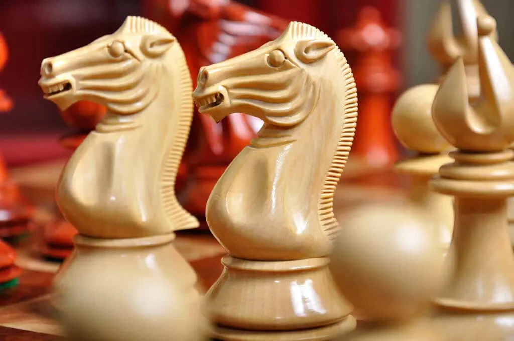 The Isernia Series Luxury Chess Pieces - 4.4" King - Image 24