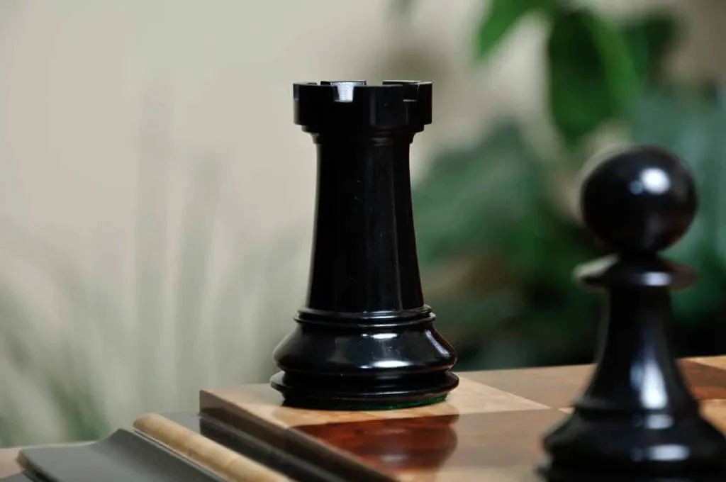 The Isernia Series Luxury Chess Pieces - 4.4" King - Image 7