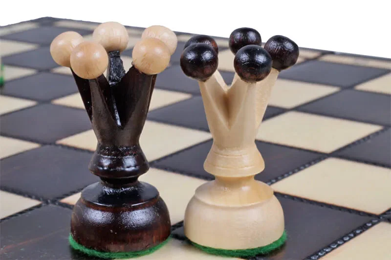 King's Medium Chess Set - Image 9