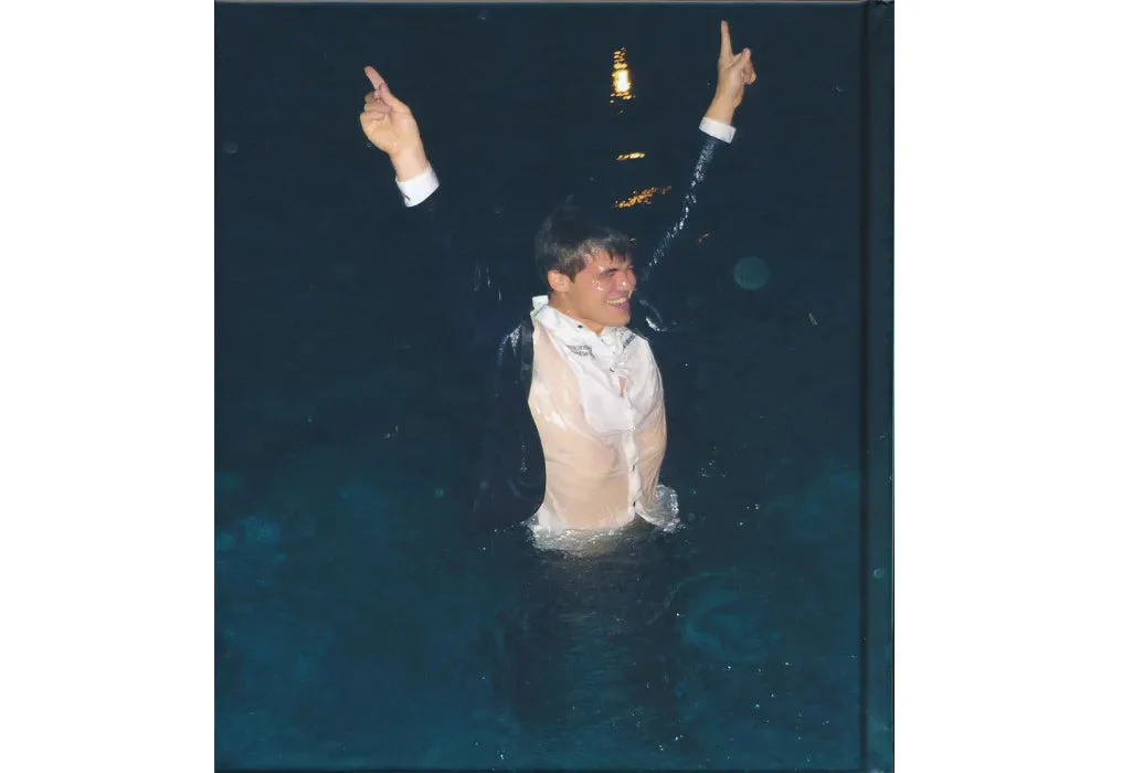 CLEARANCE - Magnus Carlsen: A Life in Pictures - Image 3
