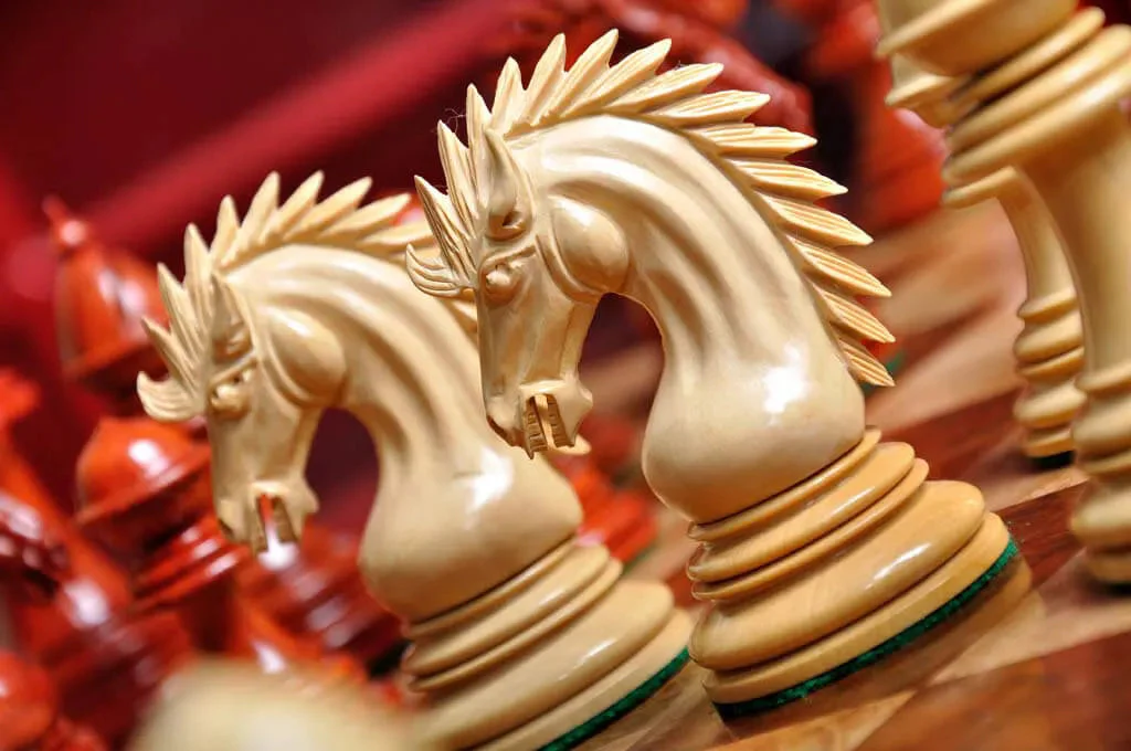 The Modena Series Luxury Chess Pieces - 4.4" King - Image 17