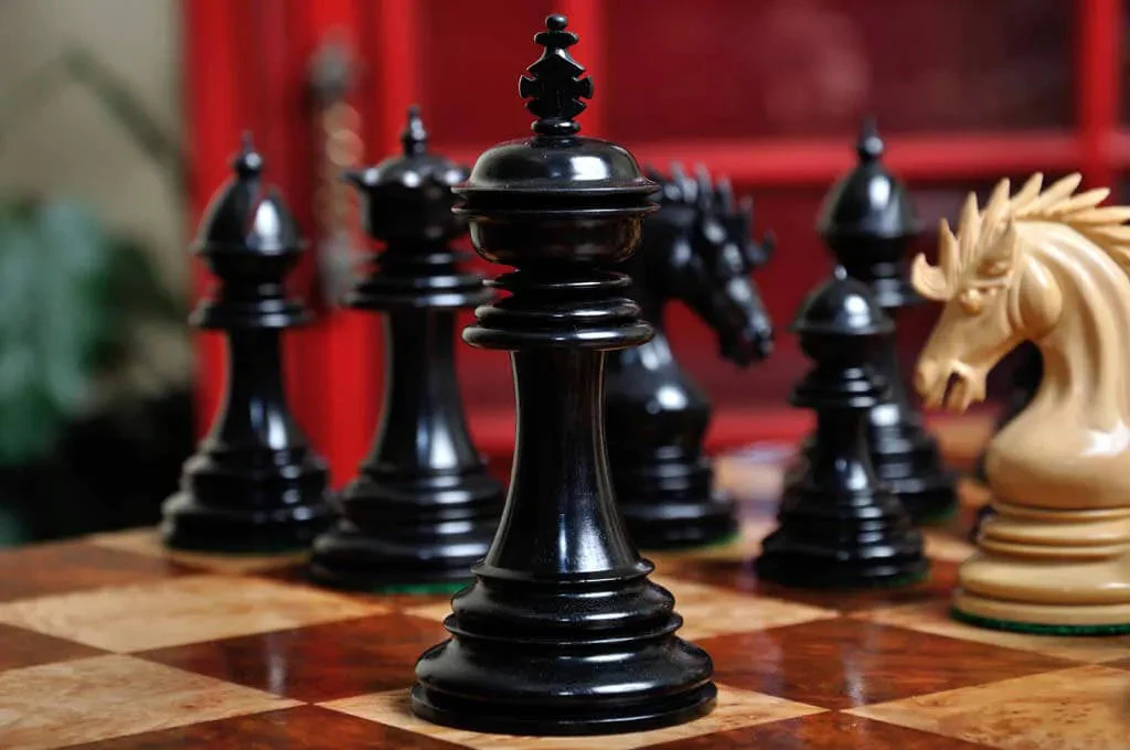 The Modena Series Luxury Chess Pieces - 4.4" King - Image 2