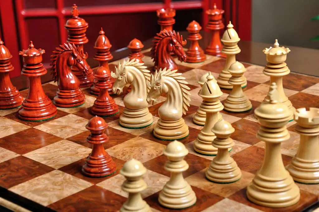 The Modena Series Luxury Chess Pieces - 4.4" King - Image 25