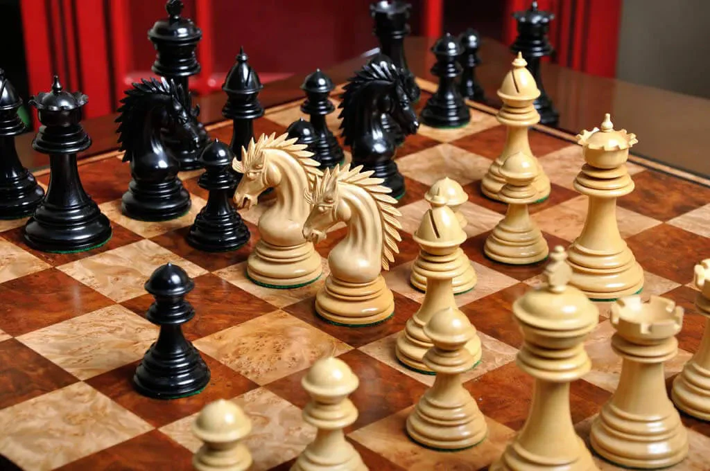 The Modena Series Luxury Chess Pieces - 4.4" King - Image 3