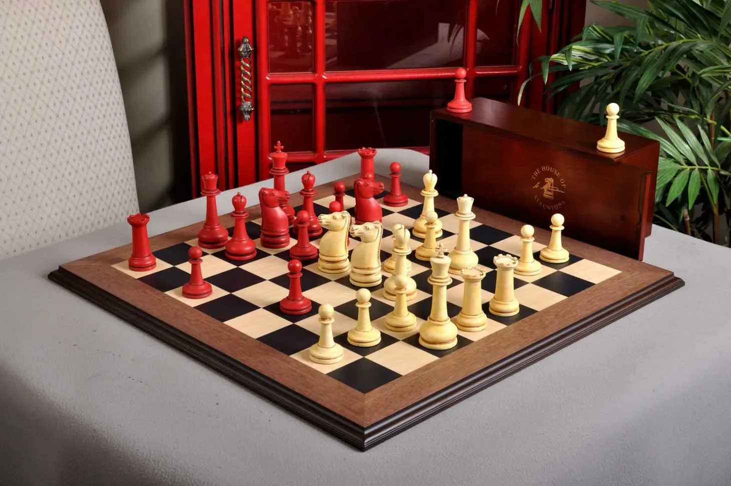 Red and Ivory - Image 4