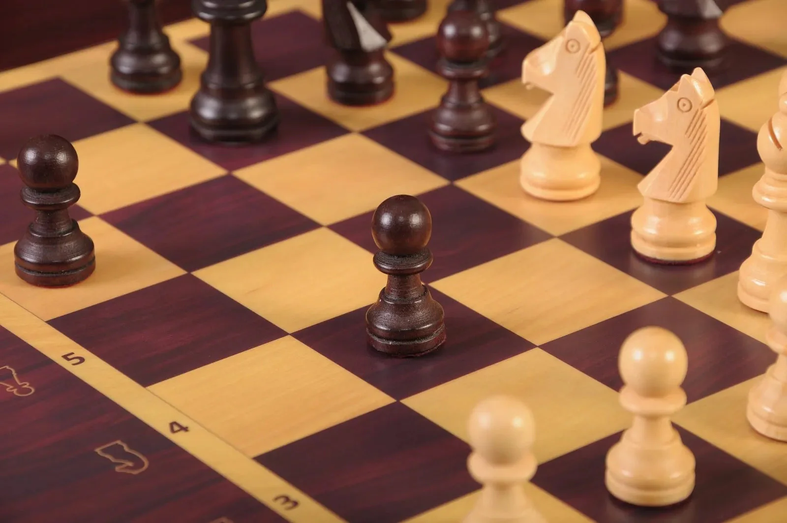 REFURBISHED - Square Off Grand Kingdom Chess Set - Image 17