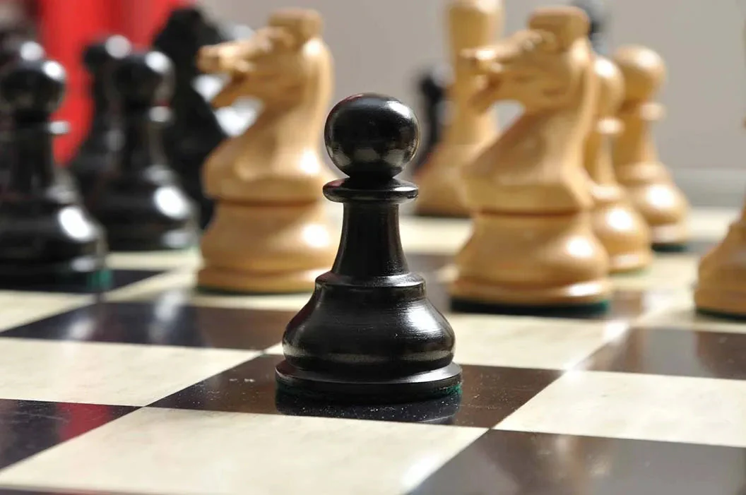 The Reproduction of the Drueke Players Choice Series Chess Pieces - 3.75" King - Image 10