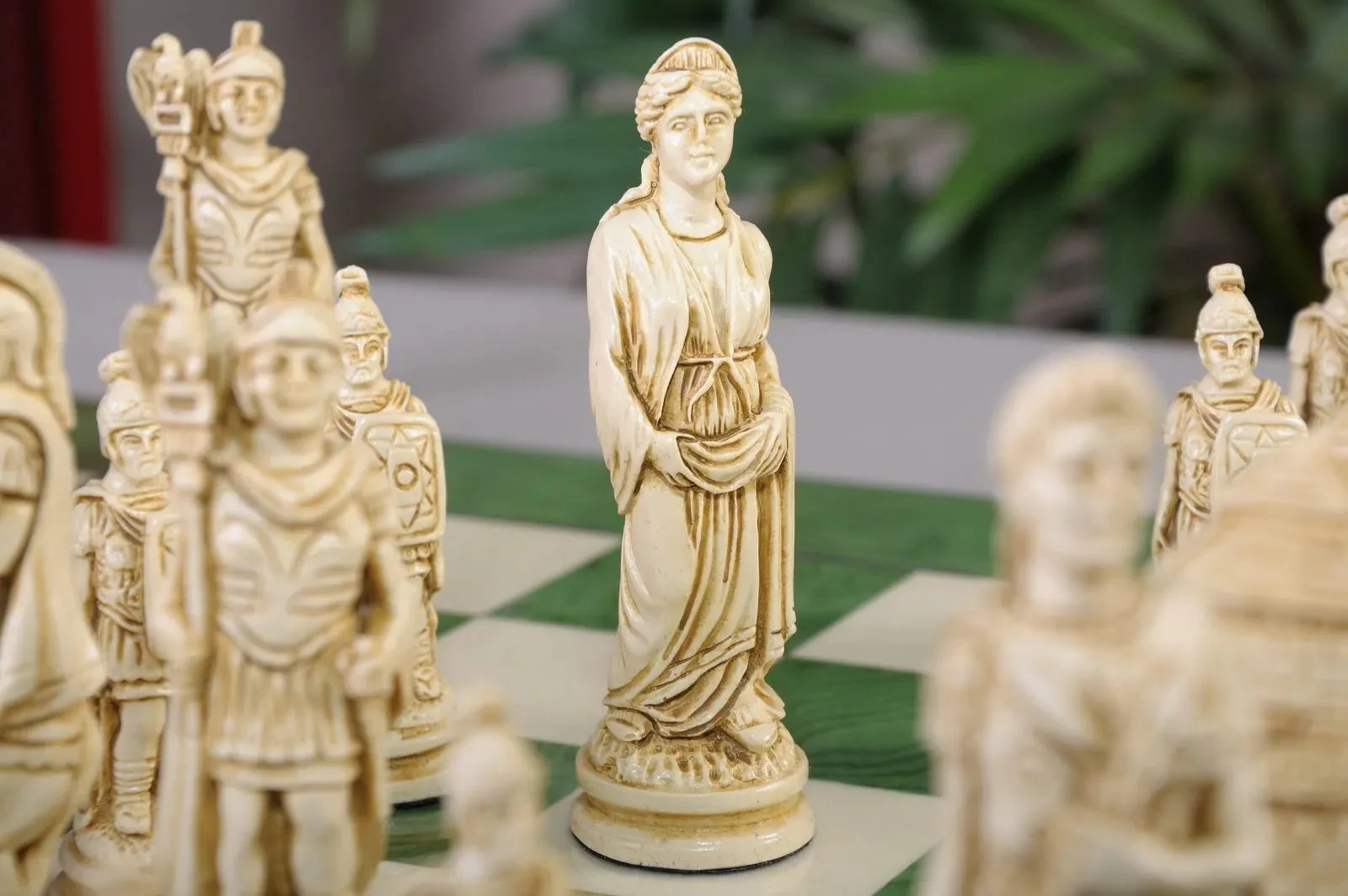 Roman Themed Chess Pieces - Brown & Natural - Image 4