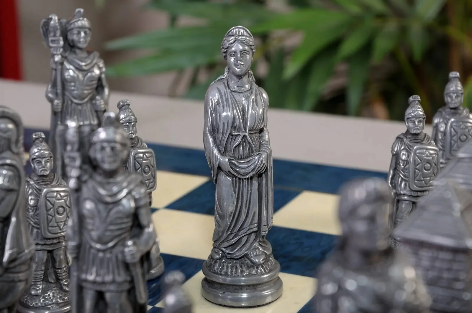 Roman Themed Chess Pieces - Metal - Image 2