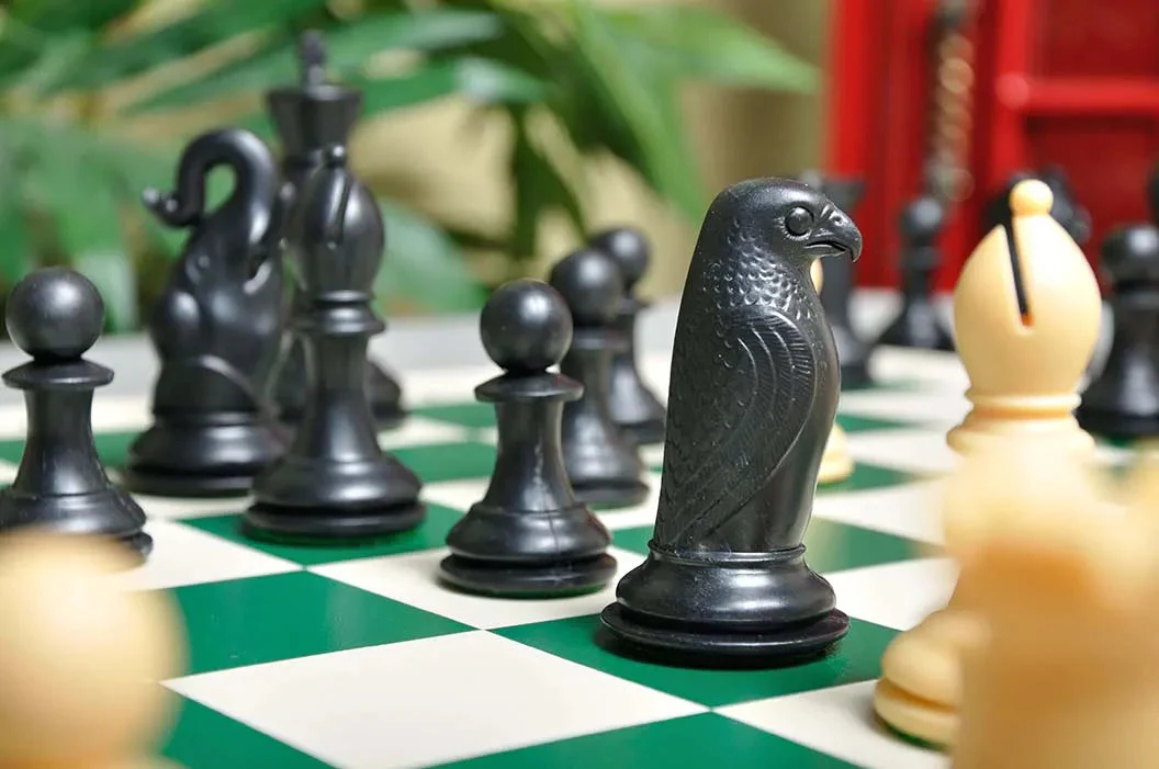 The Hastings Series Plastic Chess Pieces - 3.875" King - Black & Natural - Image 3