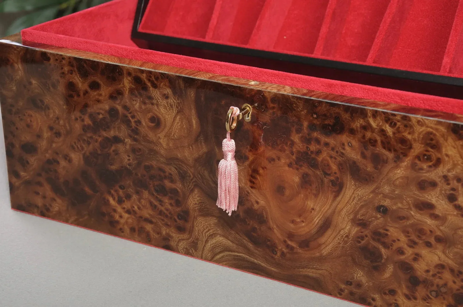 Signature Fitted Coffer Chess Box - Olmo Burl - Image 3