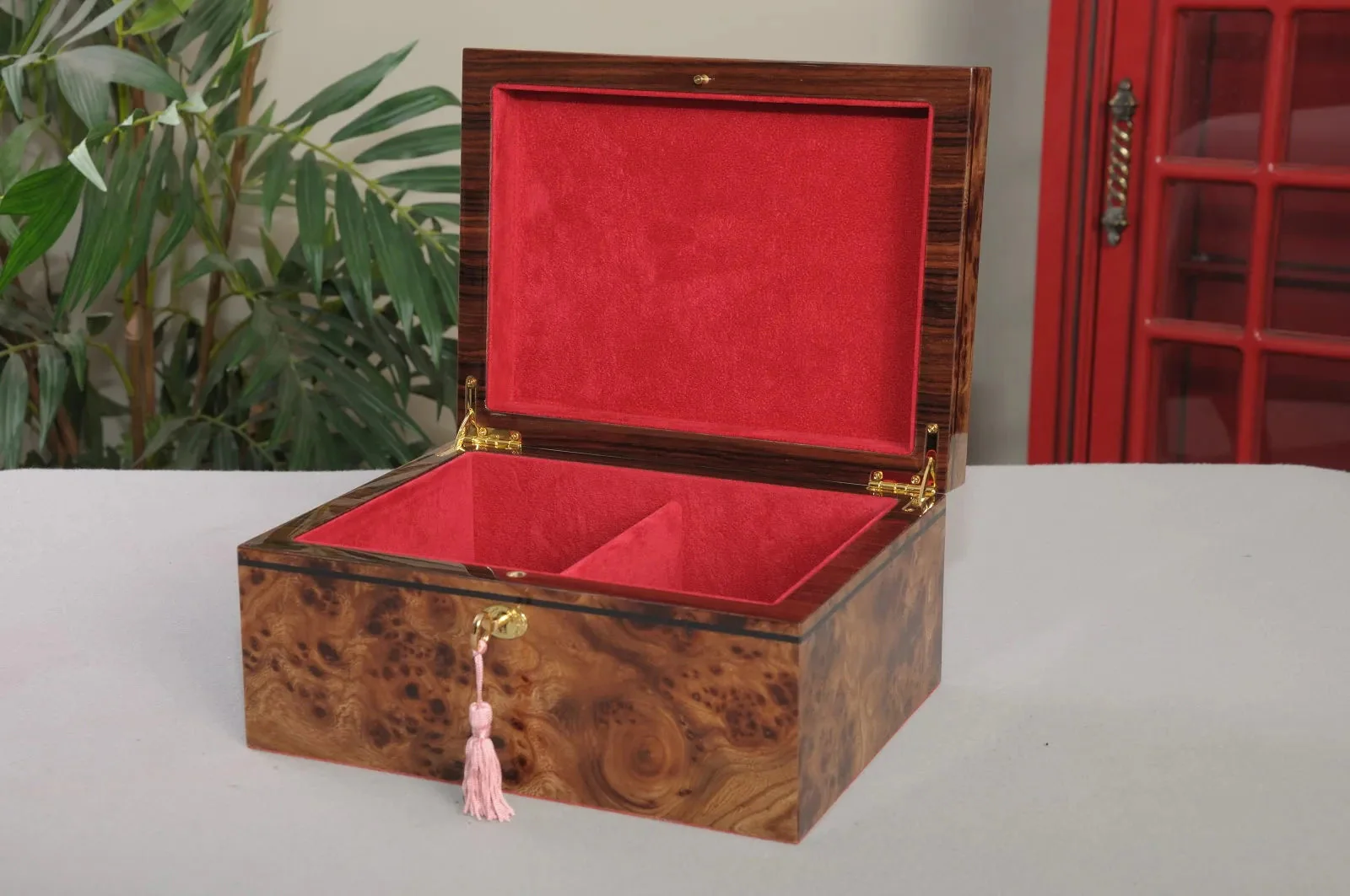 Signature Premium Chess Box - Olmo Burl - Image 3