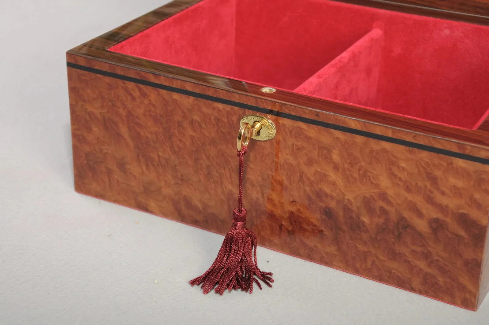 Signature Premium Chess Box - Vavona Burl - Image 3