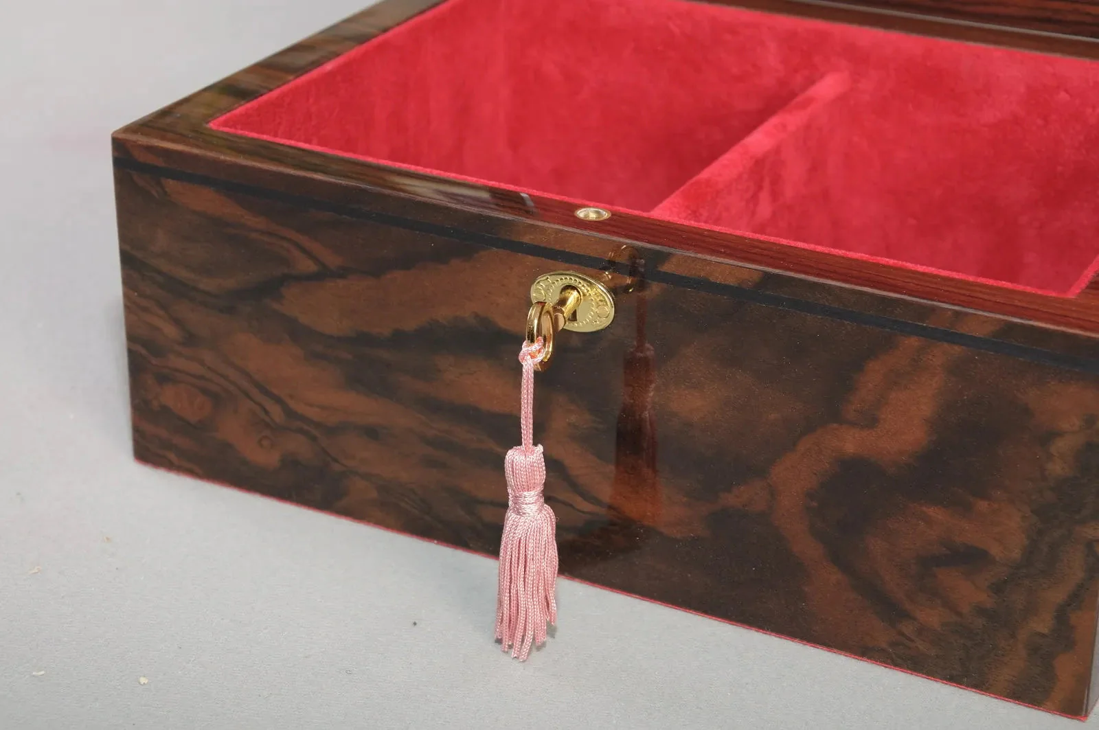 Signature Premium Chess Box - Walnut Burl - Image 3