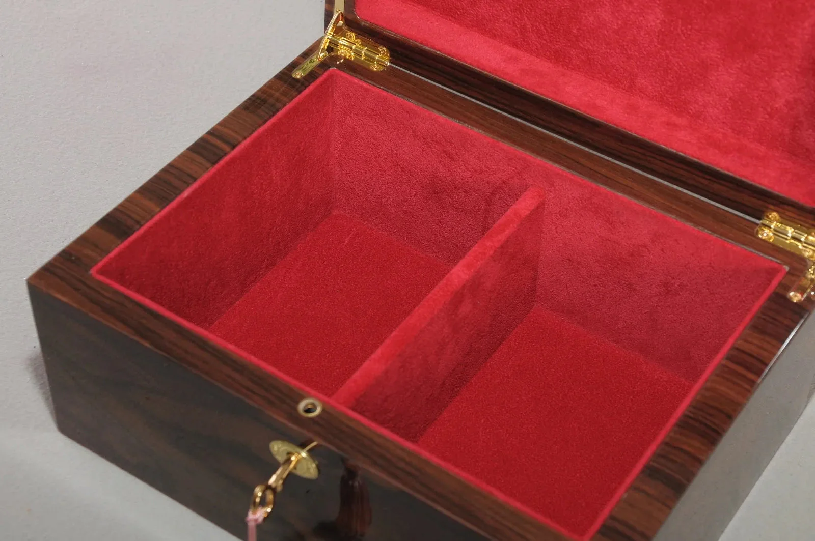 Signature Premium Chess Box - Walnut Burl - Image 4