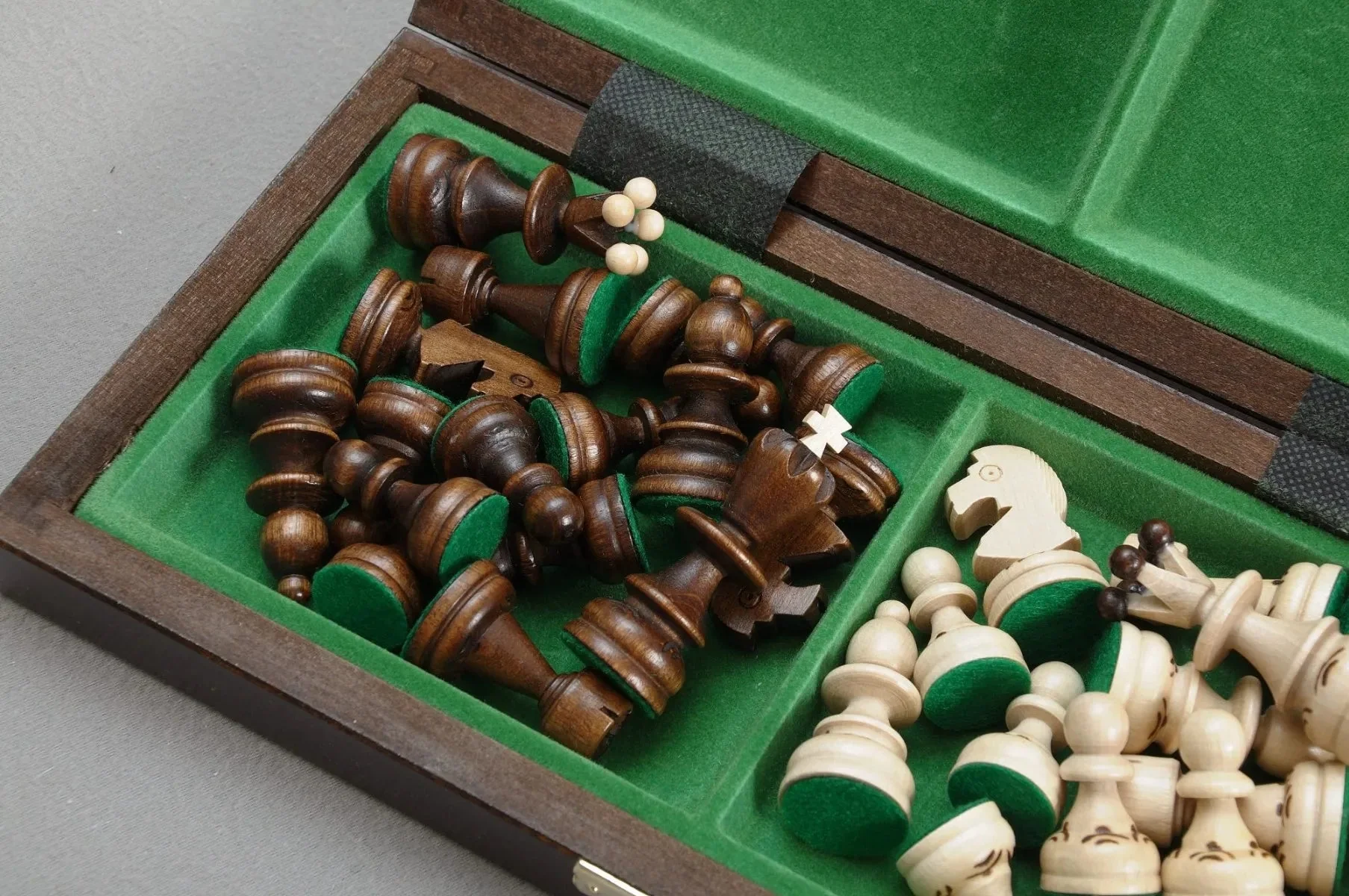 Small Pearl Chess Set - Image 5