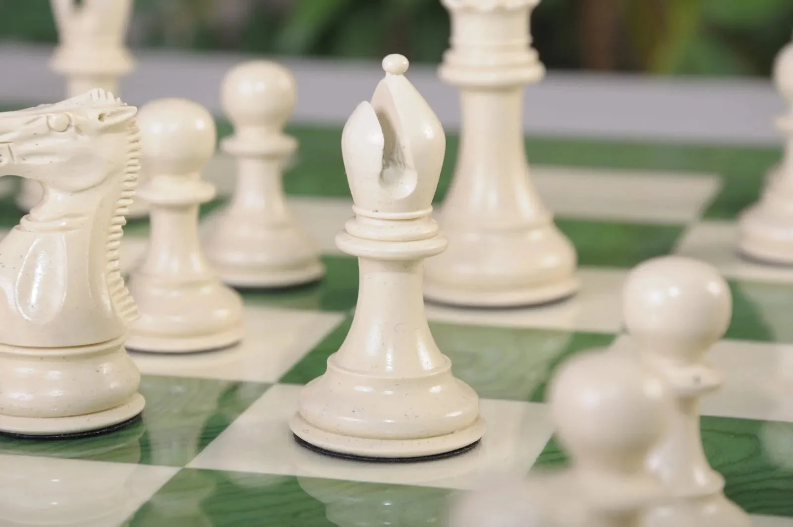 Staunton Themed Chess Pieces - 3.5" King - Brown & Natural - Image 5