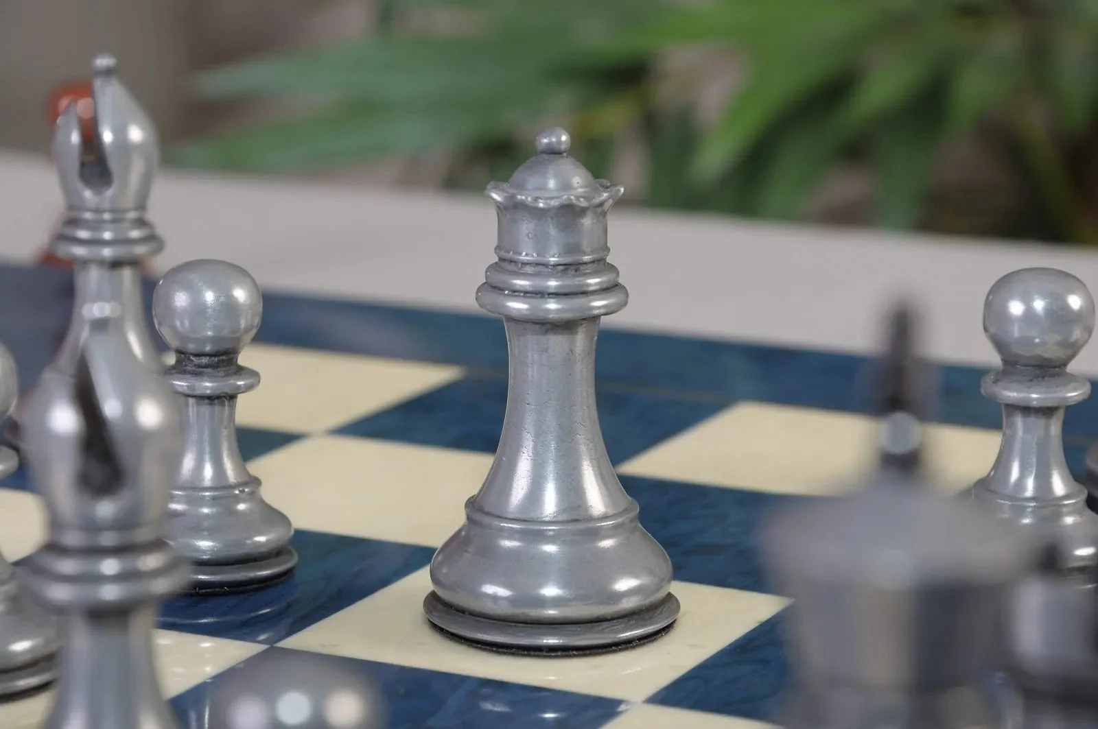 Staunton Themed Chess Pieces - 3.5" King - Metallic - Image 5