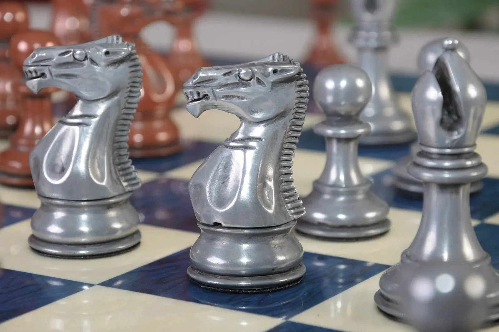 Staunton Themed Chess Pieces - 3.5" King - Metallic - Image 7
